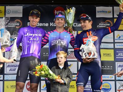 Groenewegen v sprintu hitrejši od Mezgečevga kapetana Ackermanna