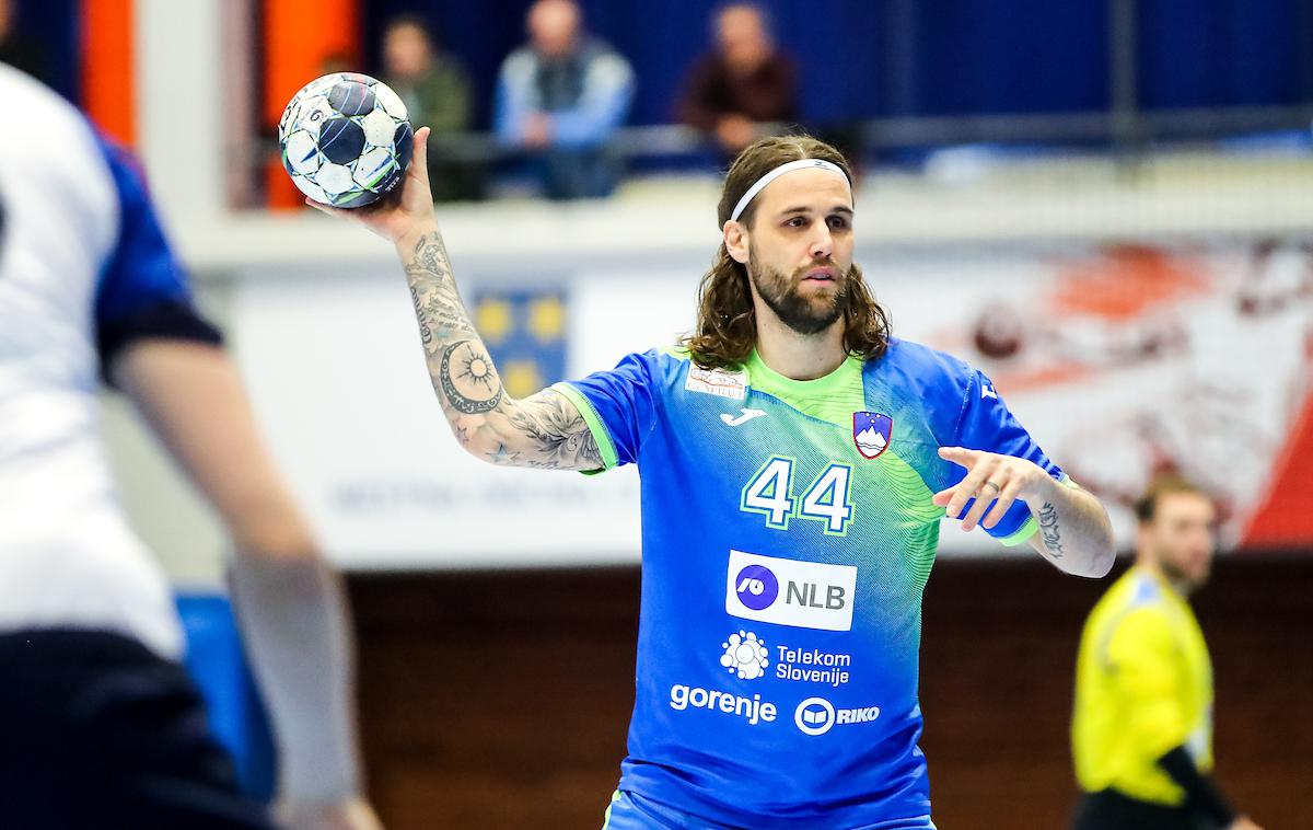 Rokometne kv. za SP: Slovenija - Italija, Dean Bombač | Dean Bombač se je pod vodstvom Uroša Zormana vrnil v izbrano vrsto. | Foto Matic Klanšek Velej/Sportida