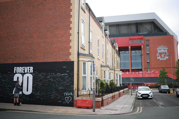 Liverpool Diogo Jota | Ganljiv poklon navijačev Liverpoola Diogu Jotu. Poglejte še v videu. | Foto Reuters