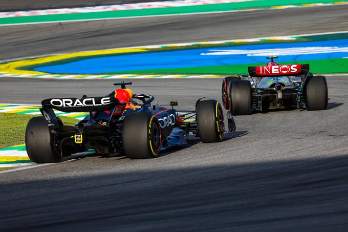 Hamilton proti Verstappnu. Kot bi bilo leto 2021. Lani je Lewis v Braziliji zmagal. | Foto: AP / Guliverimage
