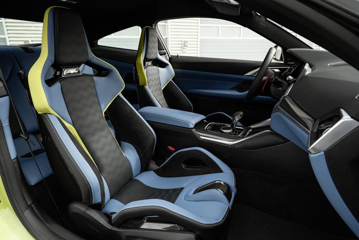 Novost so tudi športni sedeži, katerih ohišje je karbonsko. | Foto: BMW