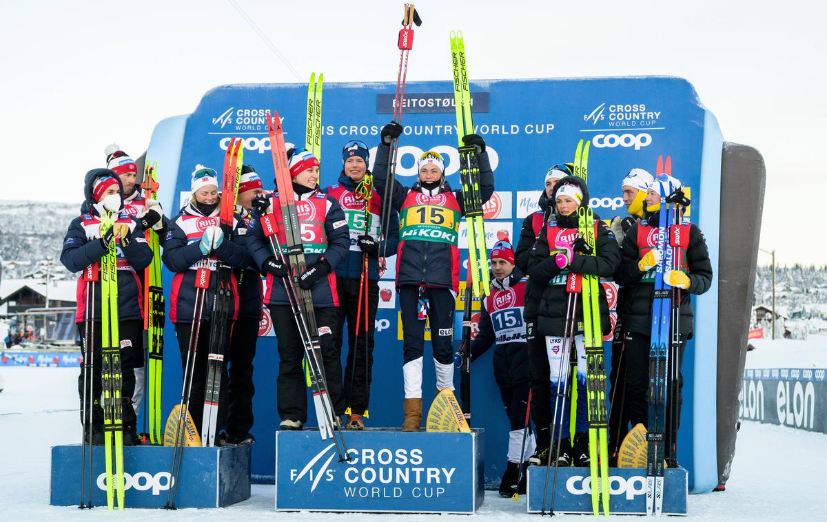 Lotta Udnes Weng mešana štafeta, smučarski tek |  Druga norveška ekipa je zmagovalka mešane štafete 4 x 5 km za svetovni pokal v smučarskem teku v domačem Beitostoelnu | Foto Guliverimage