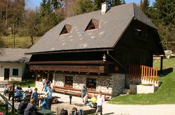 Koča na Kopitniku (865 m)