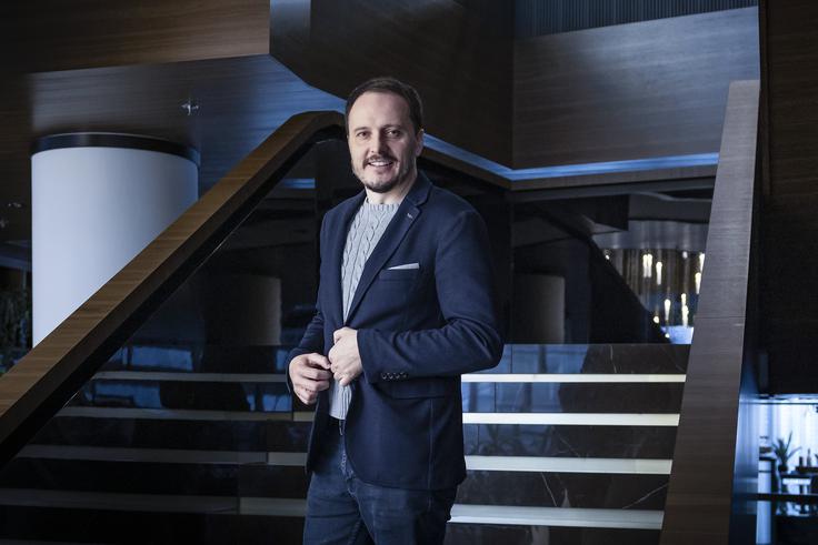 "Z ekipo smo se odločili, da naredimo piko. Ni se televizija odločila, da bi zaključila ta projekt. Včasih je bilo veliko jeze do nacionalne televizije, ampak vse to po krivici. Celotno vodstvo nacionalne televizije si je želelo, da bi oddajo nadaljevali. Ekipa se je odločila narediti piko zaradi dveh razlogov." | Foto: Ana Kovač