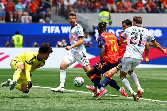 SP 2026 Španija Belgija Mikel Merino | Rezervni vratar Belgije Senne Lammens je v 88. minuti naredil veliko napako in Mikel Merino mu je zabil gol. | Foto Reuters