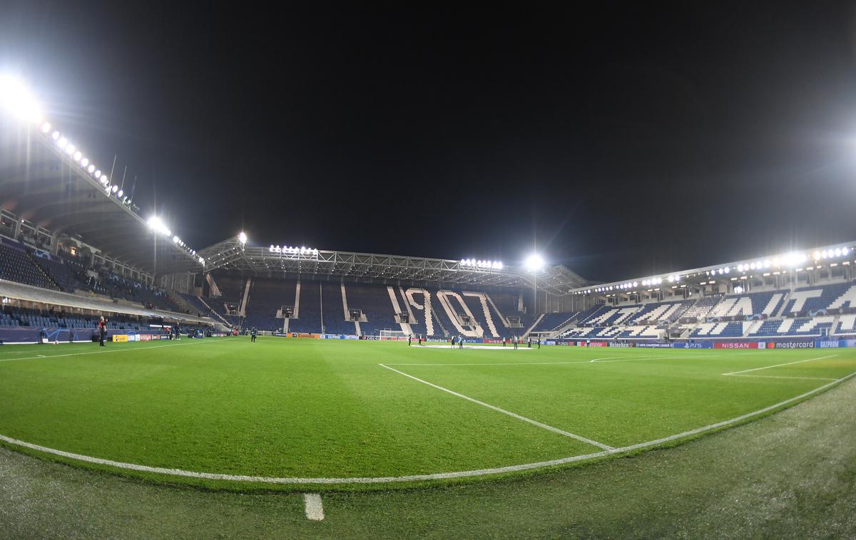 stadion Bergamo | V Italiji se bodo testiranja na novi koronavirus lotili drugače, s hitrimi antigenskimi testi. Skrajšali bodo tudi karanteno za tiste, ki bodo pozitivni. | Foto Reuters