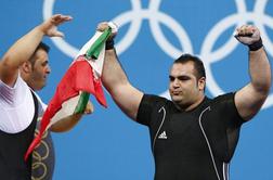 Med najtežjimi dvigovalci dvojna iranska zmaga