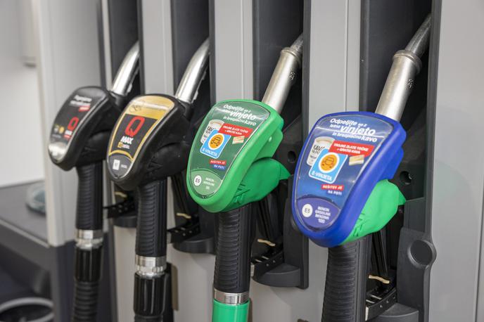 Gorivo, bencin, dizel, Petrol | Dizelsko gorivo je bilo v zadnjem obdobju, natančneje od aprila do začetka junija, cenejši od bencina. | Foto STA