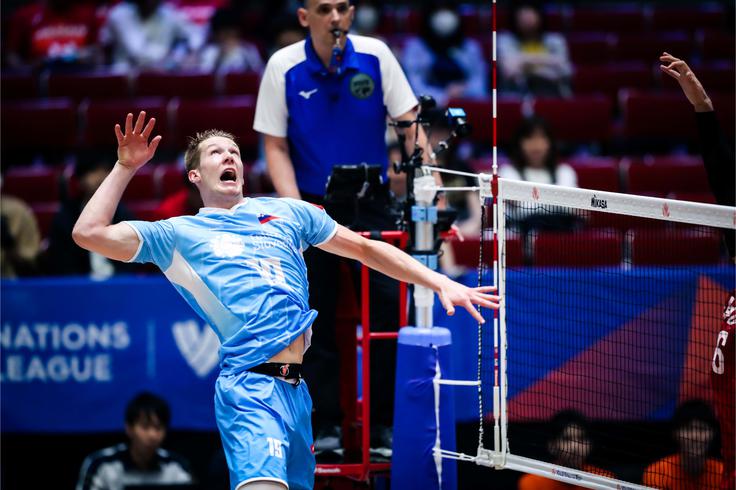 "Tri pomembne zmage za nas v prvem turnirju. Lahko smo zadovoljni z izkupičkom, v igri pa je zagotovo še nekaj rezerve," je dejal Rok Možič. | Foto: Volleyballworld