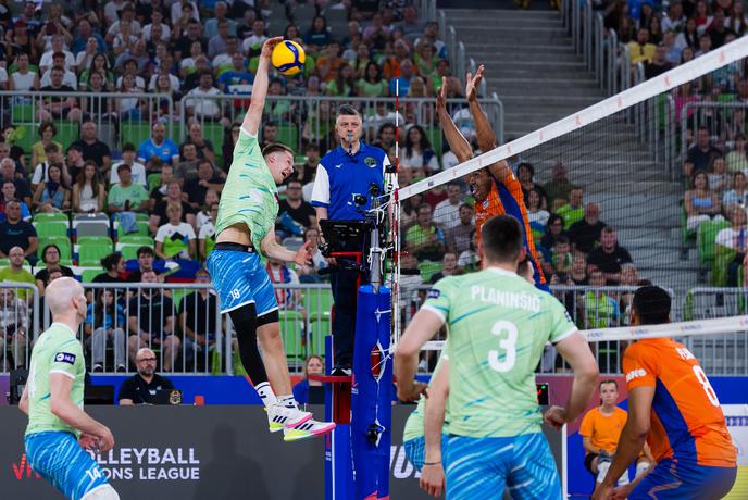 Slovenci brez izgubljenega niza do šeste zmage