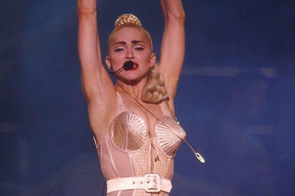 Madonna na ogled postavila svoje odrske kostume