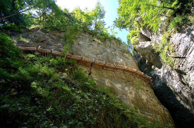 Ena od etap vodi tudi skozi Pokljuško sotesko. | Foto: Aleš Zdešar (www.slovenia.info)