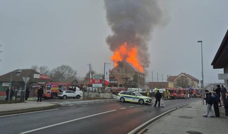 Požar v Beltincih še ni pogašen: zaprite okna in ostanite doma #foto #video