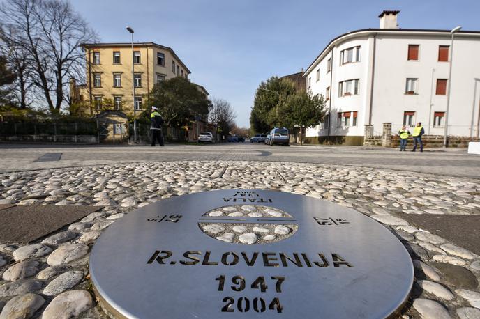 Nova Gorica meja | Meja med Slovenijo in Italijo na goriškem Trgu Evrope | Foto STA