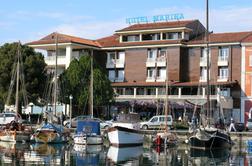 Hotel Marina: morje s podpisi ribičev