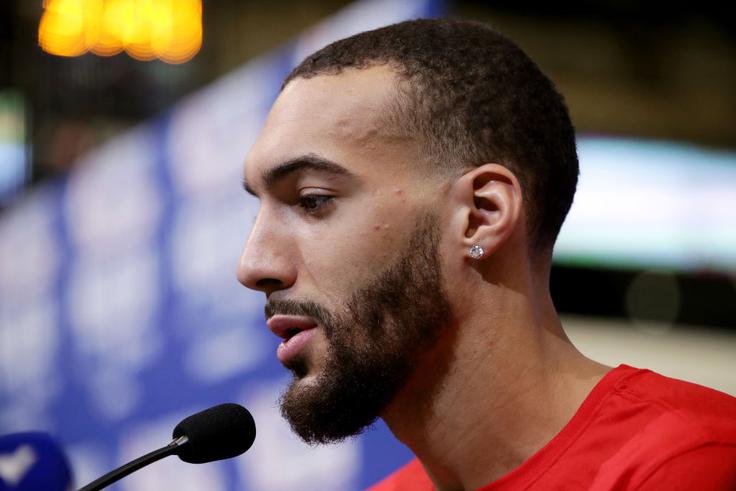 Rudy Gobert se je pokesal, nato pa tudi doniral kar lep znesek denarja. | Foto: Gulliver/Getty Images