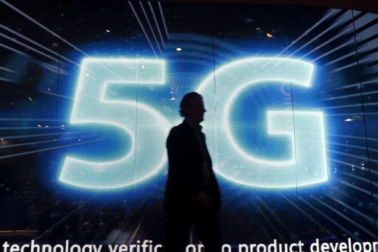 Če evropske vlade zaradi strahov glede varnosti prepovejo kitajskega dobavitelja telekomunikacijske infrastrukture Huawei Technologies, bo Evropa za ZDA in Kitajsko v dirki za postavitev nove generacije omrežij 5G zaostajala vsaj dve leti, so po poročanju poslovnega medija Bloomberg zapisali v ocenah Deutsche Telekoma.  | Foto: Reuters