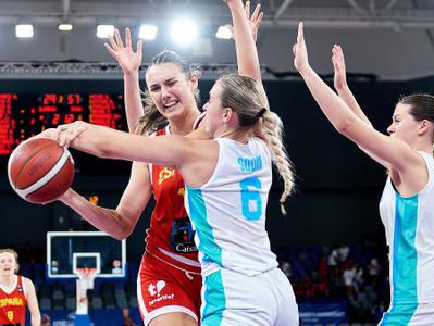 Španke v finalu EP visoko premagale mlade Slovenke, ki se vračajo s srebrom