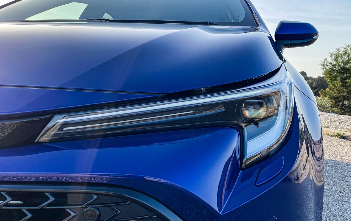 Toyota corolla | Toyota je s svojimi manjšimi znamkami od lanskega do letošnjega marca prodala več kot enajst milijonov avtomobilov. | Foto Gašper Pirman