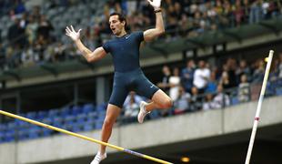 Zimzeleni šprinter letos ne pozna poraza, Lavillenie prek 602 centimetrov