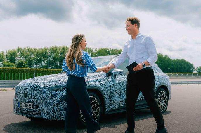 Mercedes GLC | Prvi mož Mercedesa Ola Källenius je osebno preizkusil predserijskega električnega GLC. | Foto Mercedes-Benz