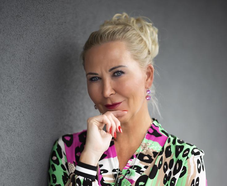 Izr. prof. dr. Lucija Mulej je sociologinja in antropologinja, ki v slovenskem prostoru utrjuje poslovno antropologijo. Razvila je metodologijo za proučevanje nevropsihoimunologije in psihosinteze, ki temelji na povezovanju inteligentnosti 4Q (racionalne, čustvene, duhovne in fizične inteligence). V svojih knjigah raziskuje človeške svetove in duhovno dediščino s težnjo oblikovanja tvorne osebnosti in s tem družbe. | Foto: Osebni arhiv