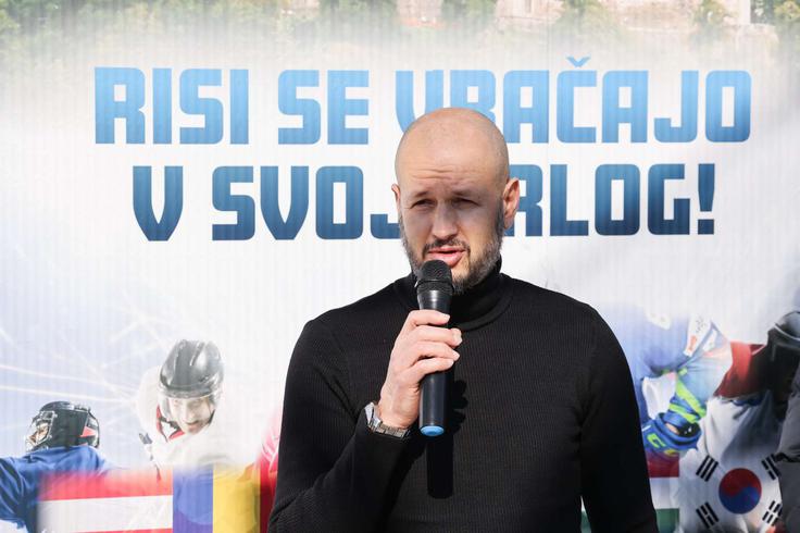 "Upamo, da bo situacija takšna, da bo dvorana lahko polno zasedena," si želi Dejan Kontrec. | Foto: Nebojša Tejić/STA