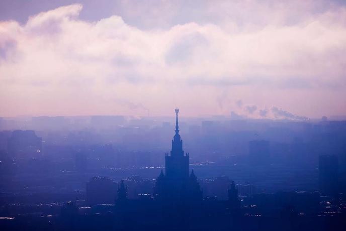 Kaj se dogaja v Rusiji? V Moskvi in Sankt Peterburgu tavajo v temi.