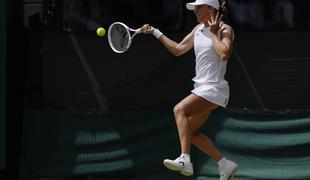 Swiatek in Bencic sploh prvič polfinalistki Wimbledona