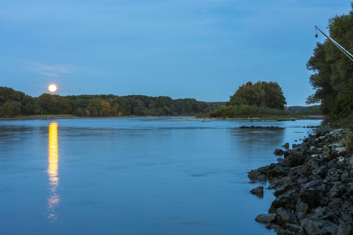 Donava | Zgodovinski viri prvič omenjajo Slovane po letu 500 ob spodnji Donavi, v poznejših desetletjih pa so se naselili tudi ob srednjem toku Donave. Na fotografiji: reka Donava v današnji Avstriji. | Foto Guliverimage