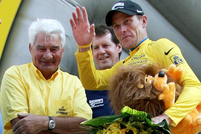 Raymond Poulidor Lance Armstrong | Raymond Poulidor je leta 2013 predal nagrado Lanceu Armstrongu. | Foto Reuters