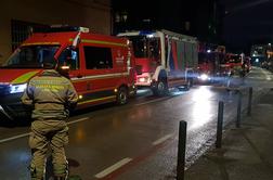 Požar v kleti bloka v Šiški: stanovalci evakuirani