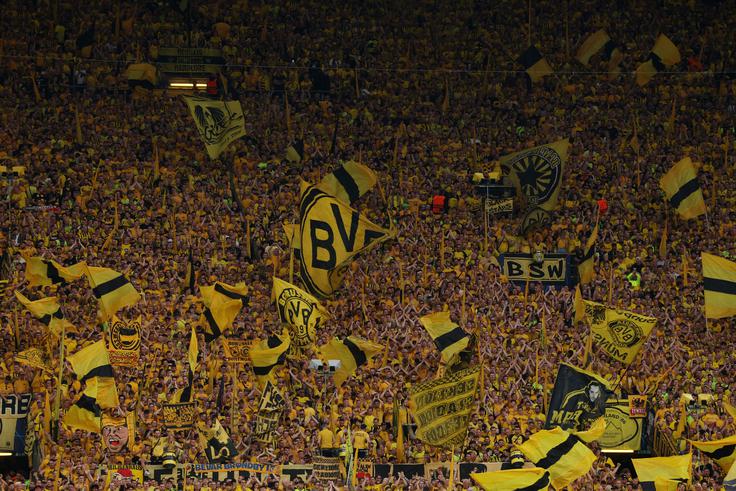 Dortmundčani so imeli izjemno podporo svojih navijačev. | Foto: Reuters