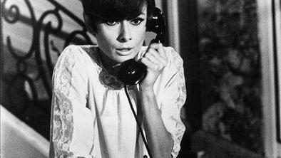 Obleko Audrey Hepburn na dražbi prodali za 72.000 evrov