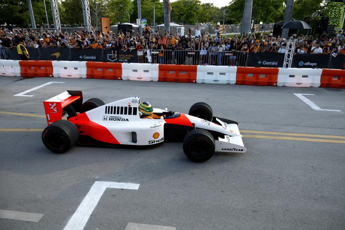 Miami stari McLarnovi dirkalniki | Bruno Senna v McLarnovem dirkalniku iz sezone 1991, s katerim je zmagoval Ayrton Senna. | Foto Reuters