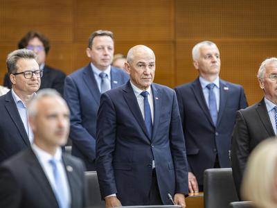 Kaj se danes dogaja v državnem zboru? #vŽivo