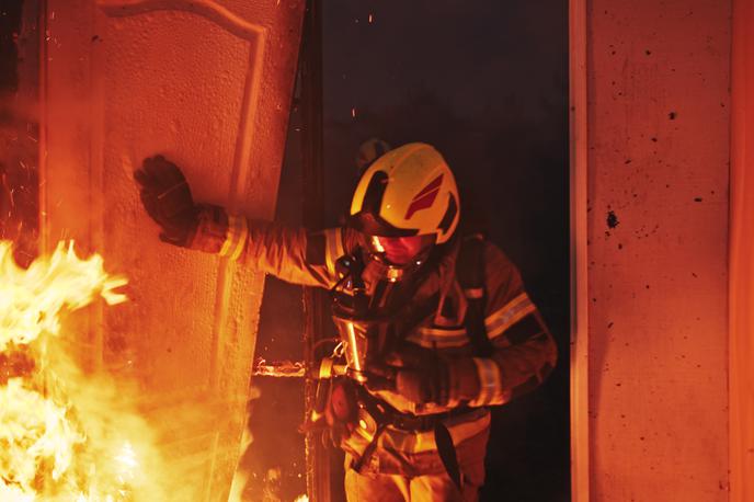 Požar | Požar so pogasili poklicni gasilci Gasilske brigade Maribor in prostovoljni gasilci iz društev PGD Maribor - mesto, PGD Pobrežje in PGD Malečnik. (Fotografija je simbolična.) | Foto Shutterstock