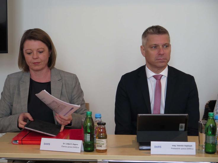 Lidija Kegljevič Zagorc in Valentin Hajdinjak. | Foto: Matic Prevc/STA