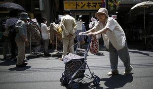 V Tokiu upokojenci kradejo pogosteje kot najstniki