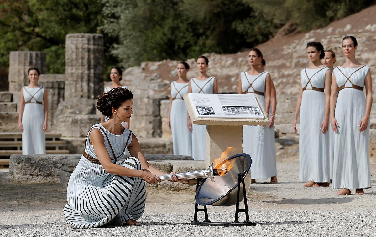 Olimpia - prižiganje olimpijskega ognja 2017 | Prižiganje olimpijskega ognja v Olimpiji v Grčiji bo lahko spremljalo le sto ljudi. | Foto Reuters
