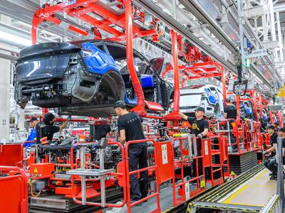 Tesla povečuje proizvodnjo v Berlinu in zaposluje še tisoč ljudi