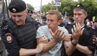 Med protestom v Moskvi aretiran tudi opozicijski voditelj Navalni