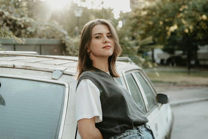 ženska, dekle, pomlad, poletje | Foto Pexels