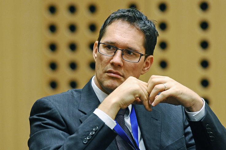 Ekonomist Sašo Polanec poudarja, da mora biti dvig minimalne plače usklajen z rastjo plač in zmožnostmi gospodarstva, sicer lahko pride do krčenja delovnih mest. | Foto: STA ,