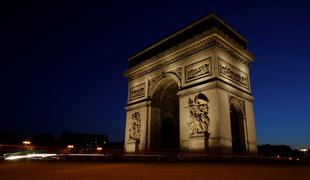 Slavna pariška znamenitost bo kmalu videti drugače #video