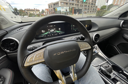 Doma brez prodaje, zato izvoz? Poplava kitajskih vozil z bencinskimi motorji.