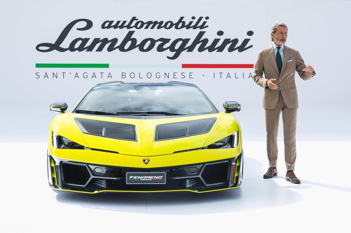 Lamborghini fenomeno |  Stephan Winkelmann, predsednik in izvršni direktor Lamborghinija ob razkritju fenomena. | Foto Lamborghini