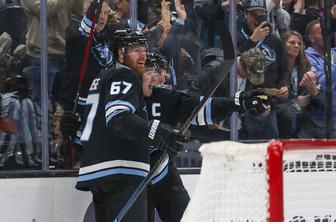 Utah z visoko zmago presenetil vse bolj vročo Minnesoto