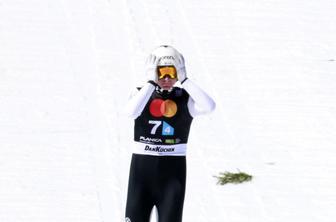 Na ekipni tekmi slavili Avstrijci, Domen Prevc mnogim paral živce