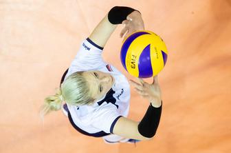 Kakšen debi: Eva Mori navdušila v Franciji